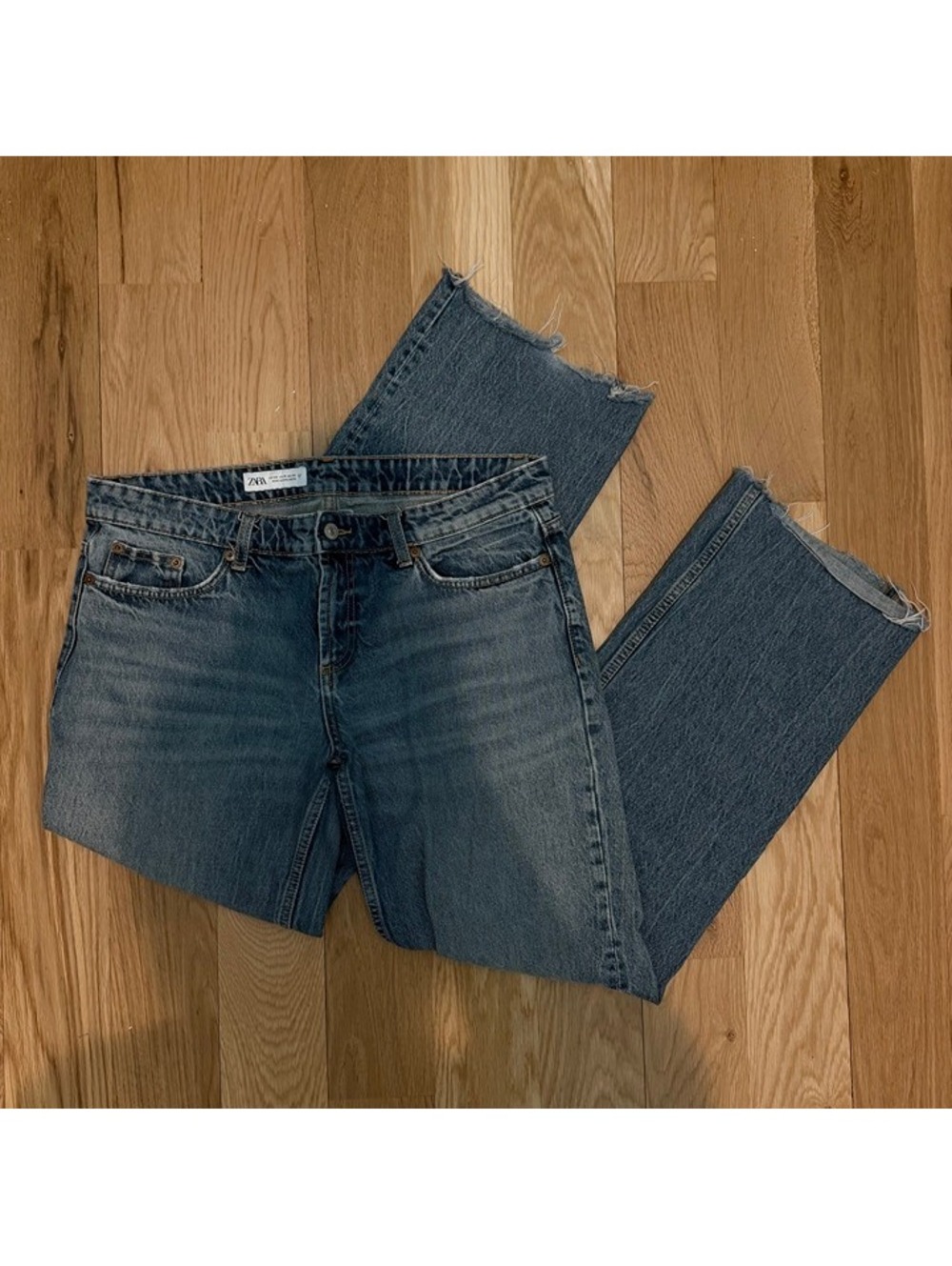 zara blue wide-leg raw hem jeans size 10